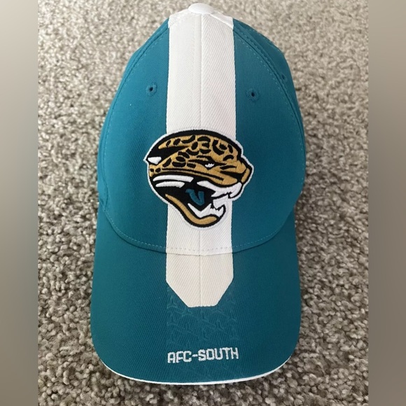 VINTAGE Jacksonville Jaguars Hat Cap Stretch Fit Blue Embroidered Adult Reebok - Picture 1 of 6
